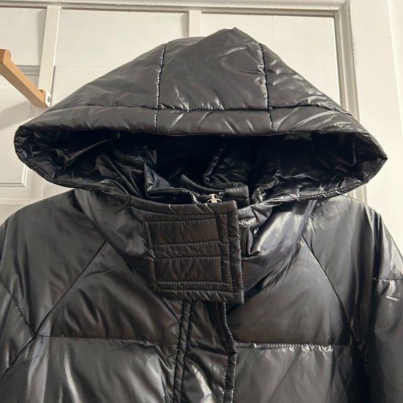Shiny Black Puffer with Hood - Picture 12 of 12